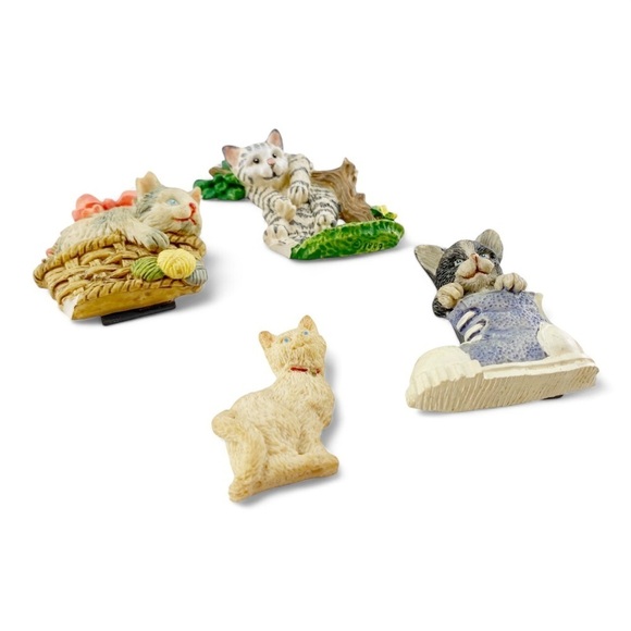 Small Resin Cats Magnets​ - Picture 2 of 3